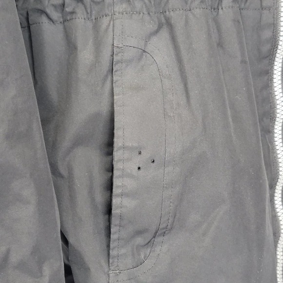 UNBRANDED Reversible Black Rain material to Gray fuzzy material hooded zip up - Picture 4 of 16